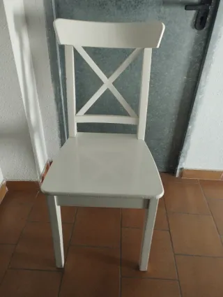 Silla Ikea Ingolf blanca de madera