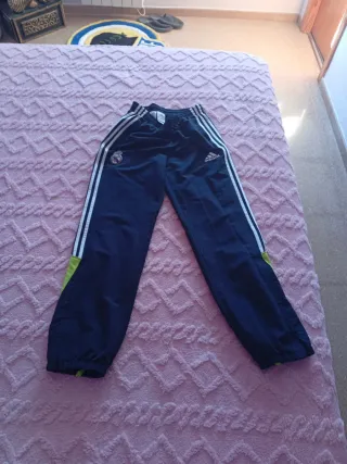 Pantalón Adidas Real Madrid Talla 16 años
