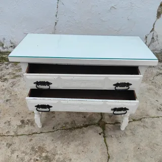 Tocador blanco con cajones y cristal