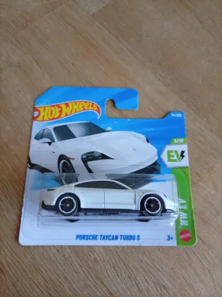 Hotwheels Porsche Taycan Turbo S Blanco