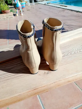 Botines Piel Beige y Negro