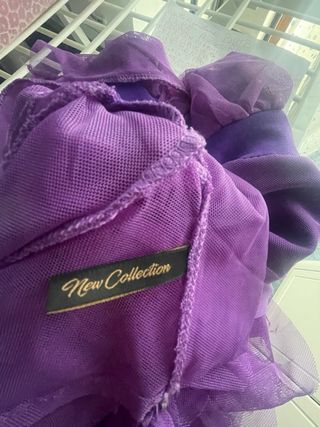 Vestito viola con ruches e fiocco scatola 32