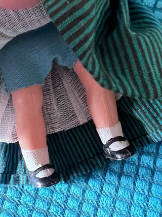 Muñeca vintage folclórica años 50