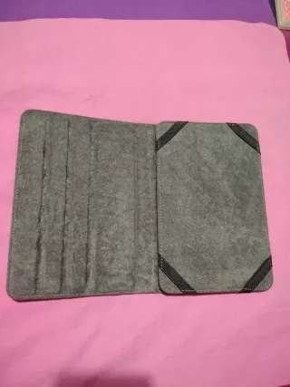 Custodia per tablet in similpelle nera