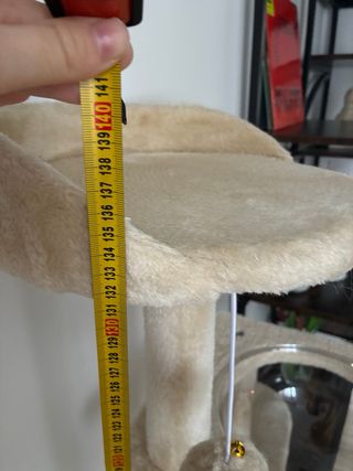 Árbol para gatos beige