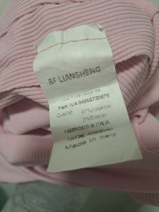 Blusa rosa con escote y fruncido