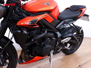 TRIUMPH STREET TRIPLE 765 R