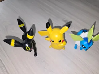 Set 3 Personaggi Pokemon: Pikachu, Umbreon, Vapore