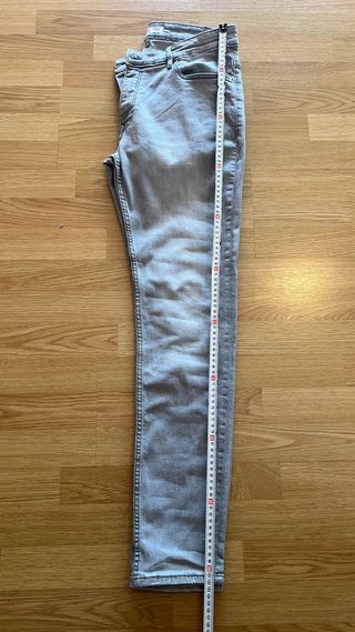 Pantalón vaquero Mango gris talla 42