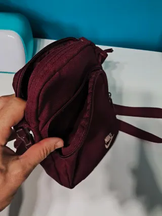 Bolso bandolera Nike morado