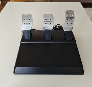 Volante Thrustmaster TX + Pedales T3PA