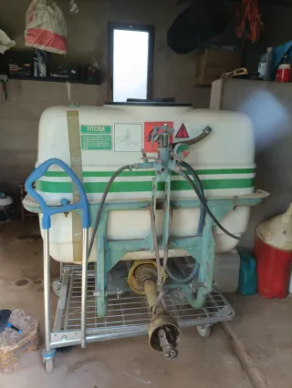 Sulfatadora 400l suspendida