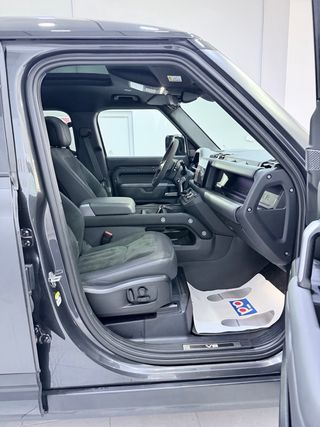 Land Rover Defender V8