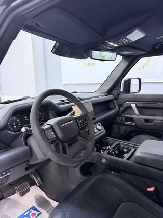 Land Rover Defender V8