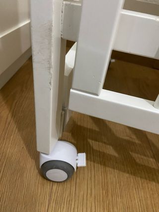 Minicuna colecho blanca con ruedas