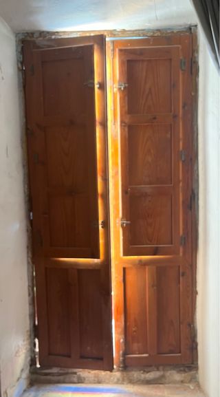 Puerta de balcon madera maciza