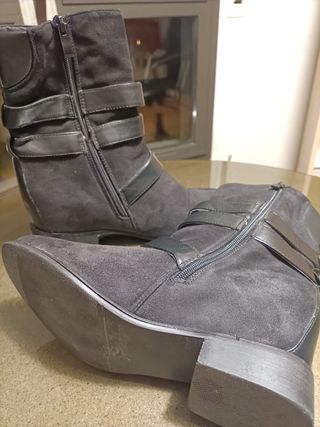 Botines piel ante negro con hebillas