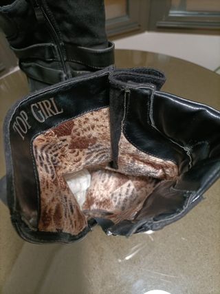 Botines piel ante negro con hebillas