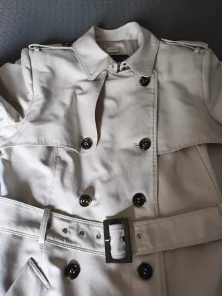 Gabardina beige Zara Talla XL