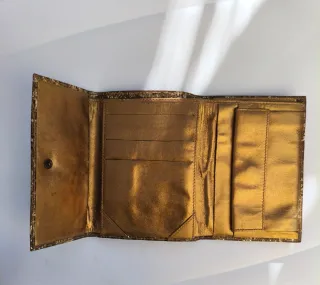 Portafoglio donna effetto coccodrillo oro