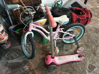 Bici e monopattino rosa per bambina