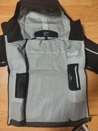 Chaqueta Arc'teryx Alpha SV Talla M