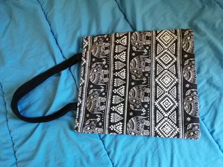 Bolso de tela con estampado de elefantes, forrado