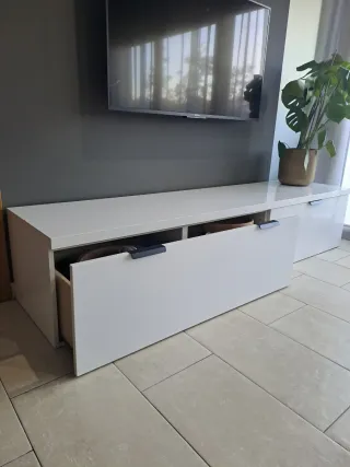 Mueble de comedor blanco lacado