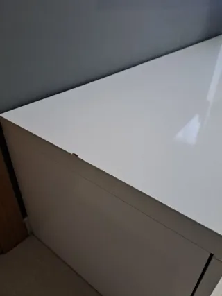 Mueble de comedor blanco lacado