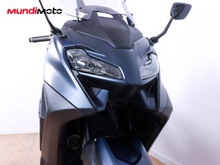 YAMAHA T-MAX 560