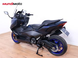 YAMAHA T-MAX 560