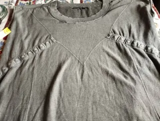 Camiseta larga gris