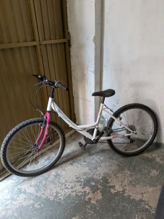 Bicicleta infantil Blanca y Rosa