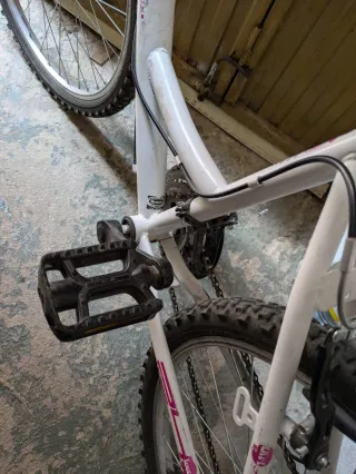 Bicicleta infantil Blanca y Rosa