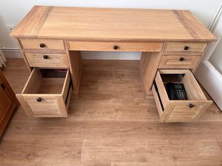 Mesa de oficina de madera