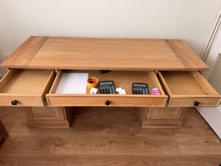 Mesa de oficina de madera