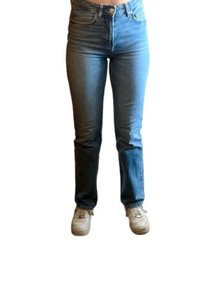 Pantalón Stradivarius Talla 36 modelo D9