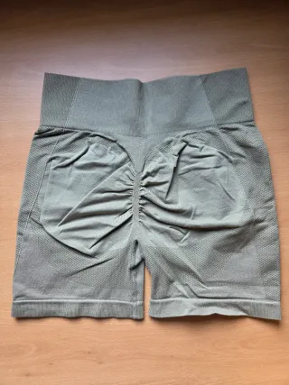 Mallas cortas verdes