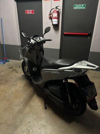 Kymco People S 125cc Scooter