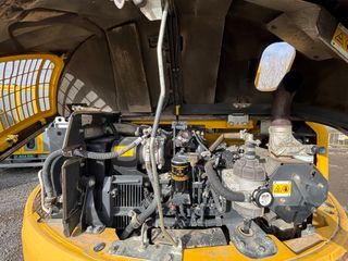 MINI EXCAVADORA KOMATSU PC88MR-10