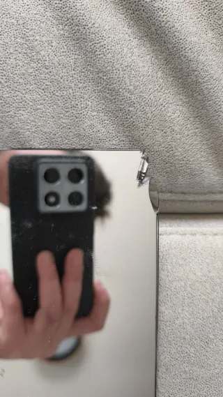 Espejo de baño. Sin usar pero defecto de esquina