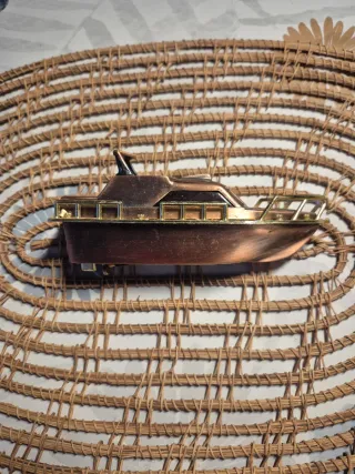 Mechero de colección tipo barco