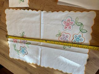 Set vintage tovagliette e tovaglioli ricamati