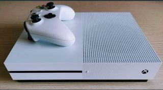 Xbox One S Blanca