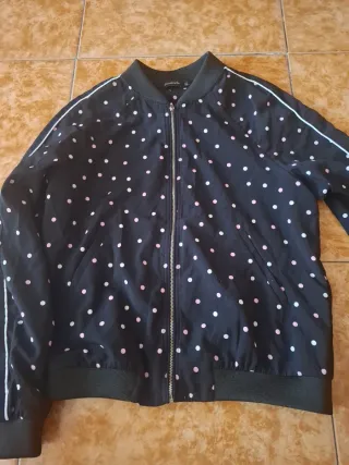 Chaqueta bomber lunares