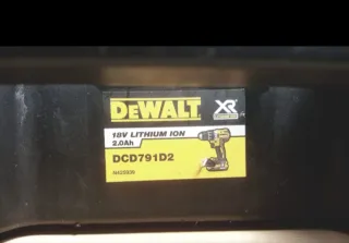 Taladro Dewalt 18V con Cargador y Maletín