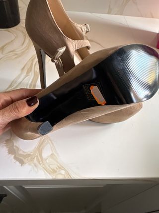 Zapatos de tacón beige talla 38