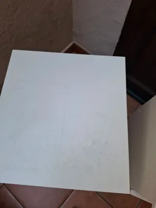 Mesitas de noche blancas con cristal