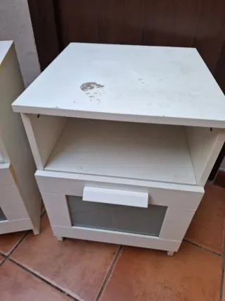 Mesitas de noche blancas con cristal