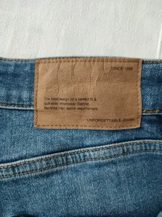 Pantalon vaquero de chico  Talla 34 marca Bershka